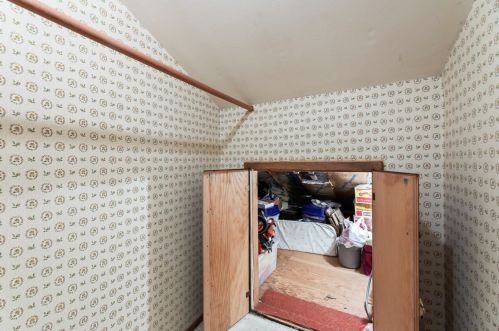 5147 Camelot Ln, Milwaukee WI 53221-3121 exterior