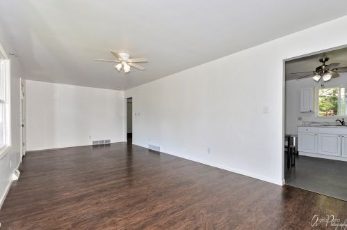 3202 Meadow Ln, Bull Valley IL 60097-8533 exterior