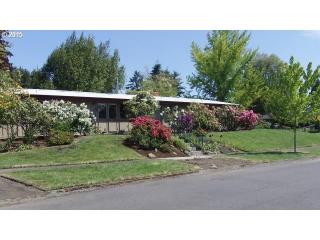 301 Roan Dr, Eugene, OR 97401-5784