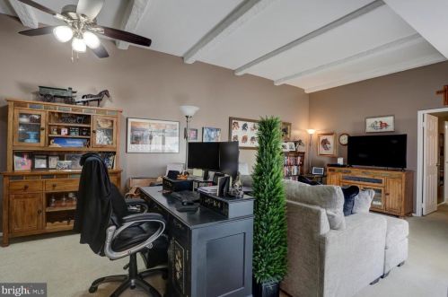 153 Valleybrook Dr, Lancaster PA 17601-4618 exterior