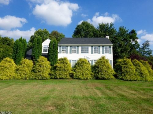 14 Autumn Dr, Dover NJ  07803-2427 exterior