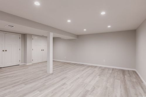 43 Cross Bow Ln, Commack NY  11725-1214 exterior