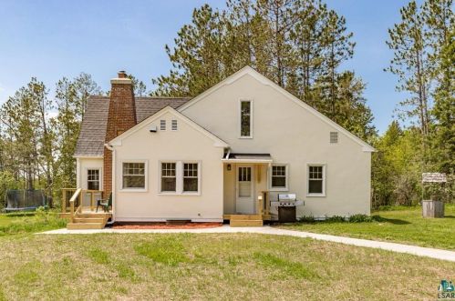 4011 Nelson Rd, Duluth, MN 55803-2721