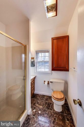 1101 Morningside Ln, Alexandria VA 22308-1042 exterior