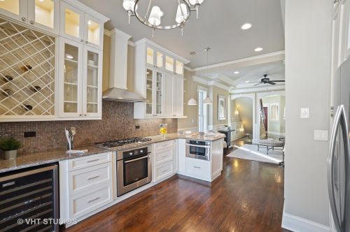 4471 Lk Park Ave, Chicago IL 60653-4510 exterior