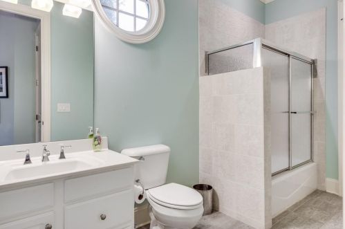 2337 Greenglade Rd, Atlanta GA 30345-3828 exterior