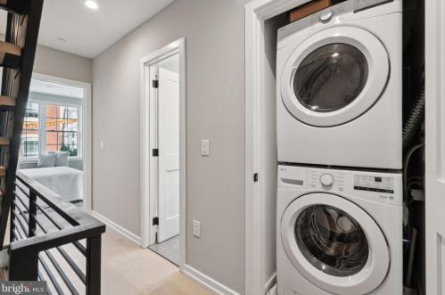 2200 Kater St, Philadelphia PA 19146-1139 exterior