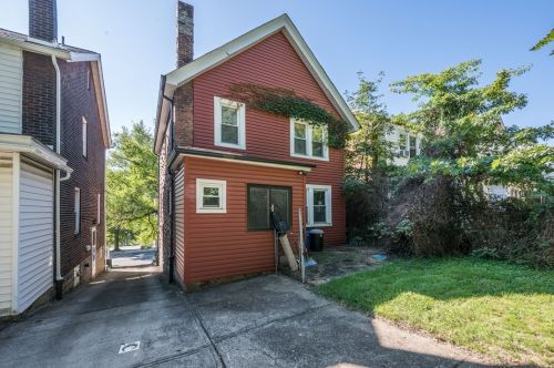 5735 Pocusset St, Pittsburgh PA 15217-2218 exterior