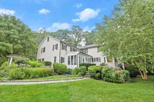 528 Canoe Hill Rd, New Canaan, CT 06840-3716