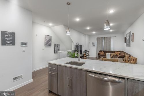 1405 8th St, Philadelphia PA 19122-3501 exterior