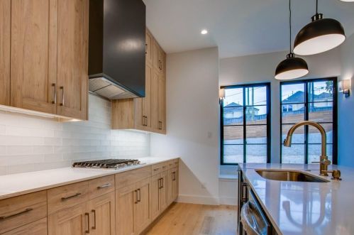 1206 Haines Ave, Dallas, TX 75208-4104