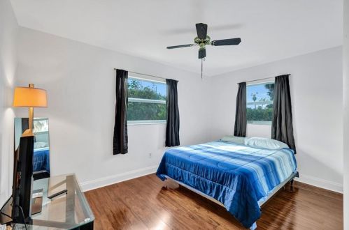 2285 41 Ter, Naples FL 34116-6517 exterior