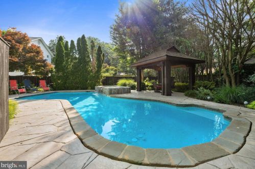 14 Glendale Ave, Alexandria VA 22301-2403 exterior