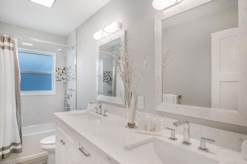 525 102 Ave, Naples FL 34108-3213 exterior