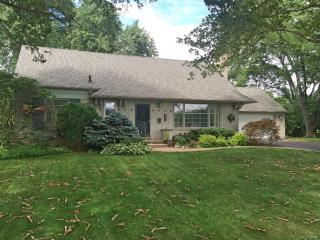 892 Southlawn Blvd, Bham, MI 48009-3034