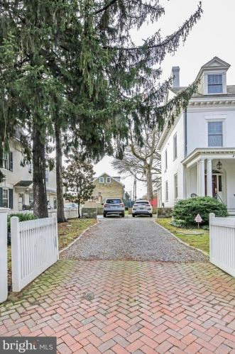 5800 Greene St, Philadelphia PA  19144-2704 exterior