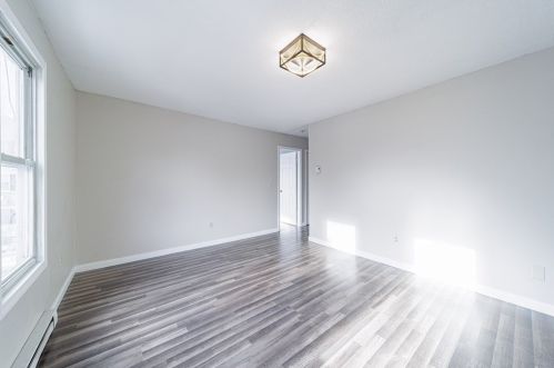 95 Dawes St, Springfield MA 01109-3042 exterior