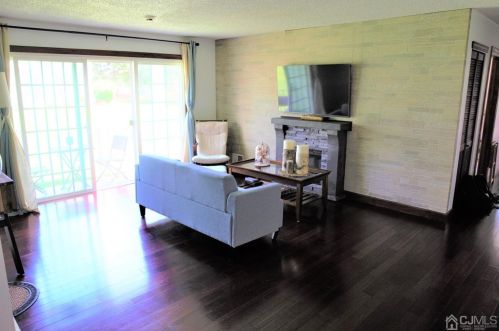 456 Northam Dr, New Brunswick NJ  08902-4242 exterior