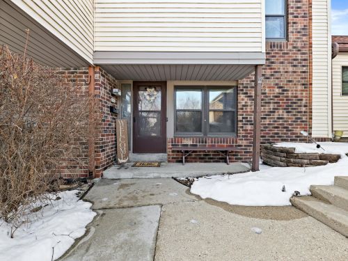 8027 94, Milwaukee WI 53214-2754 exterior