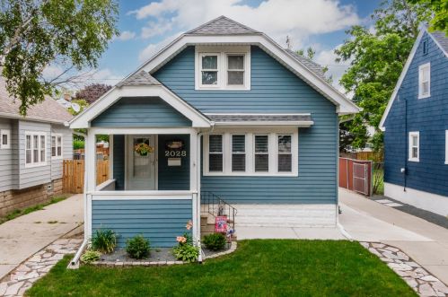 2028 83rd St, Milwaukee WI  53213-1606 exterior