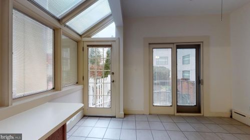 232 2nd St, Washington DC  20003-2085 exterior