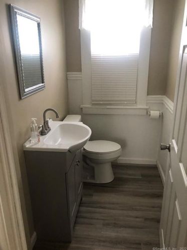 33 Sunrise Ave, New Britain CT  06051-2120 exterior