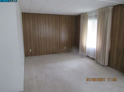 2109 Dalis Dr, Concord CA 94520-5423 exterior