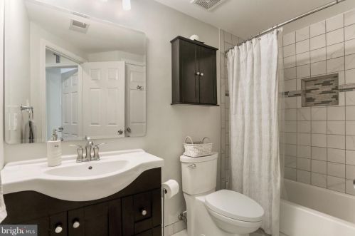 3907 Elbert Ave, Alexandria VA 22305-2045 exterior