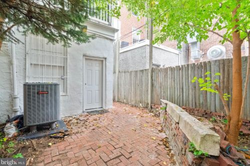 520 4 St, Philadelphia PA 19140-2417 exterior