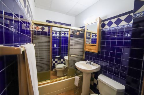 1859 Dickens Ave, Chicago IL 60647-3425 exterior