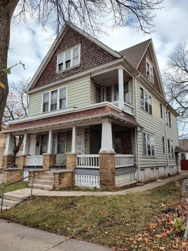 3076 2nd St, Milwaukee WI  53212-2004 exterior