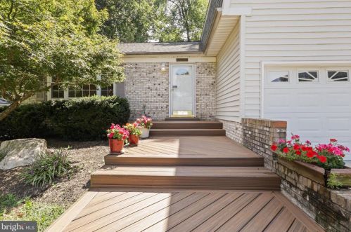 12453 Oliver Cromwell Dr, Herndon, VA 20171-2518