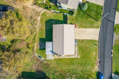 1481 Cathell Rd, Pittsburgh PA 15236-1108 exterior