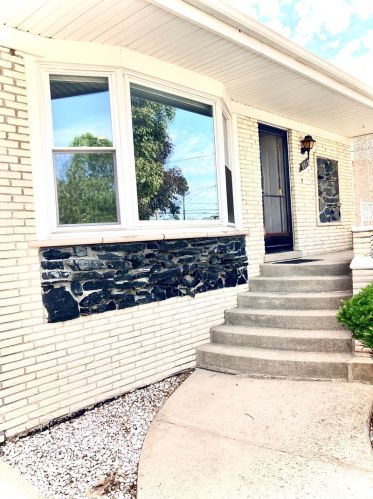 5518 Neenah Ave, Chicago, IL 60638-2422