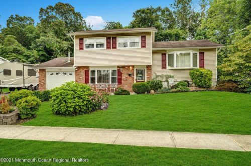 77 Citadel Dr, Jackson Twp, NJ 08527-1837