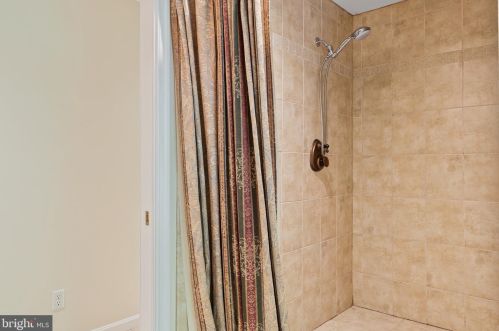 1432 Carlon Ct, Huntingtown MD 20639-2338 exterior