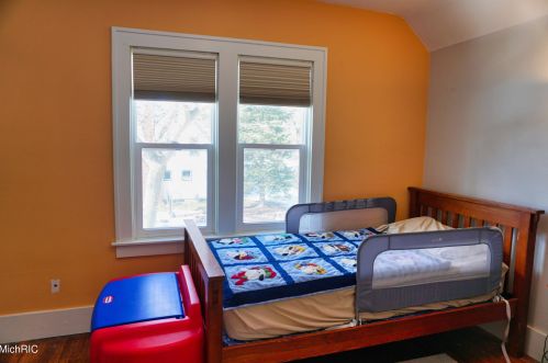 1001 Ardmore, Grand Rapids MI 49507-2710 exterior