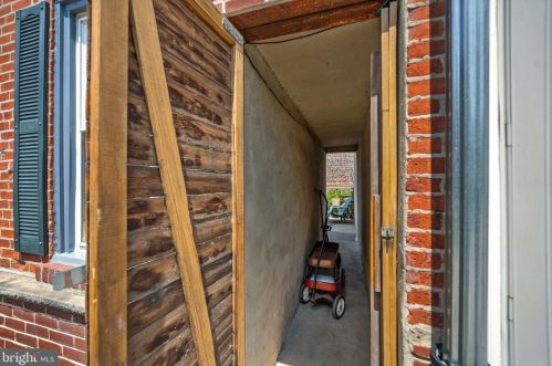 417 George St, Philadelphia PA  19123-1433 exterior