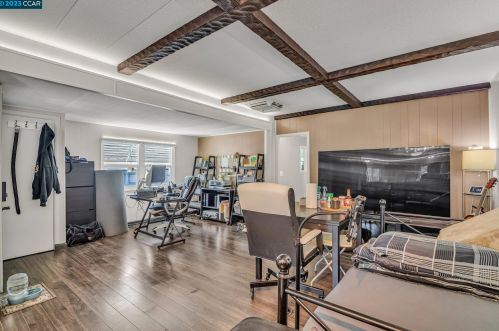 2 Terrace Dr, Concord CA 94518-2047 exterior