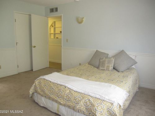 735 Abrego Dr, Green Valley AZ 85614-3637 exterior