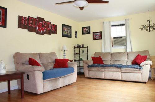 23 Canterbury Rd, Concord NH 03301-5618 exterior