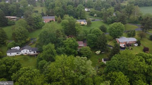 6714 Deer Spg Ln, Middletown MD 21769-6634 exterior