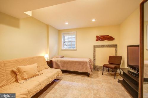 4658 Upton St, Washington DC 20016-2369 exterior