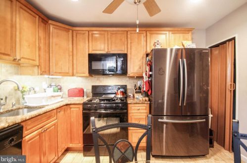 7132 Bryan St, Philadelphia PA 19119-1635 exterior