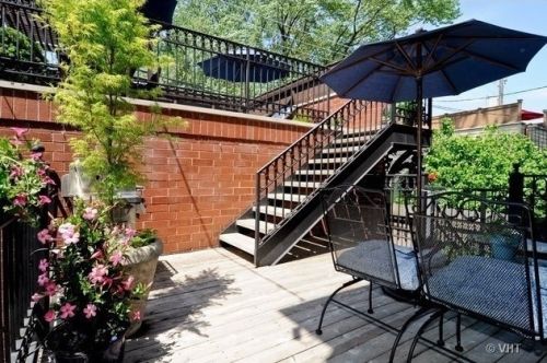 5048 Oakley Ave, Chicago IL 60625-1830 exterior