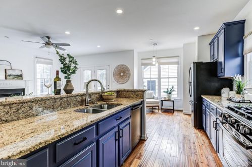 213 Creek Valley Ln, Rockville MD  20850-5603 exterior