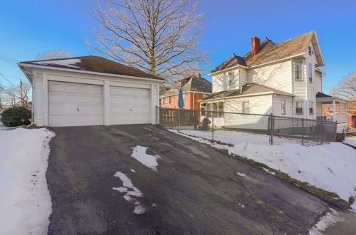 1526 State Ave, Moon Twp PA  15108-2052 exterior