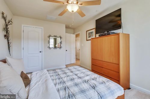 7417 Macon Dr, Glen Burnie MD 21060-8387 exterior