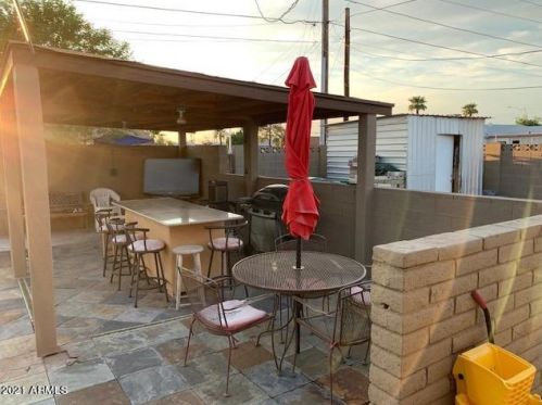 3038 40 Dr, Phoenix AZ 85051-3609 exterior