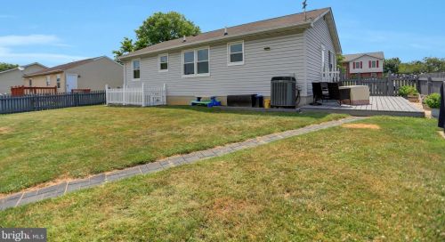 484 Columbus Ave, Littlestown PA 17340-1516 exterior